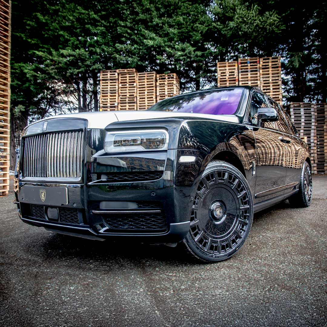 Barugzai Monoblok 22 inch gloss black wheels fitted to Rolls Royce Cullinan luxury SUV