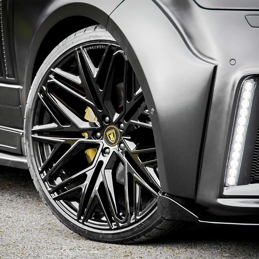 Barugzai Shuracan gloss black wheel fitted to a Range Rover L405 Barugzai Bison build