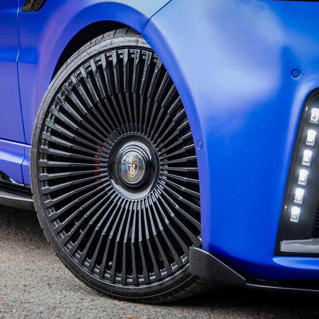 Barugzai Vortex 24 inch forged gloss black wheel fitted to a Range Rover Sport L494