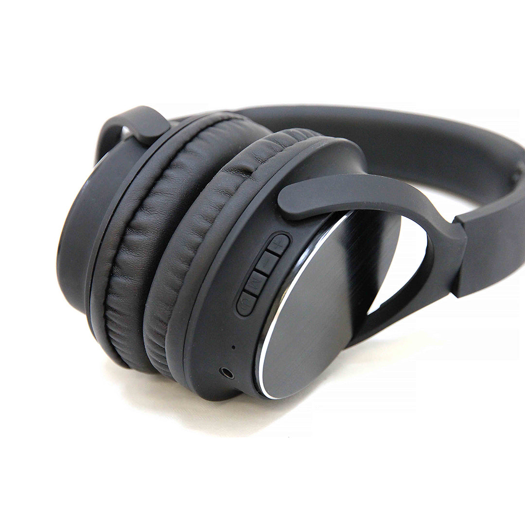 Close up of the headphones by barugzai front quarter. 