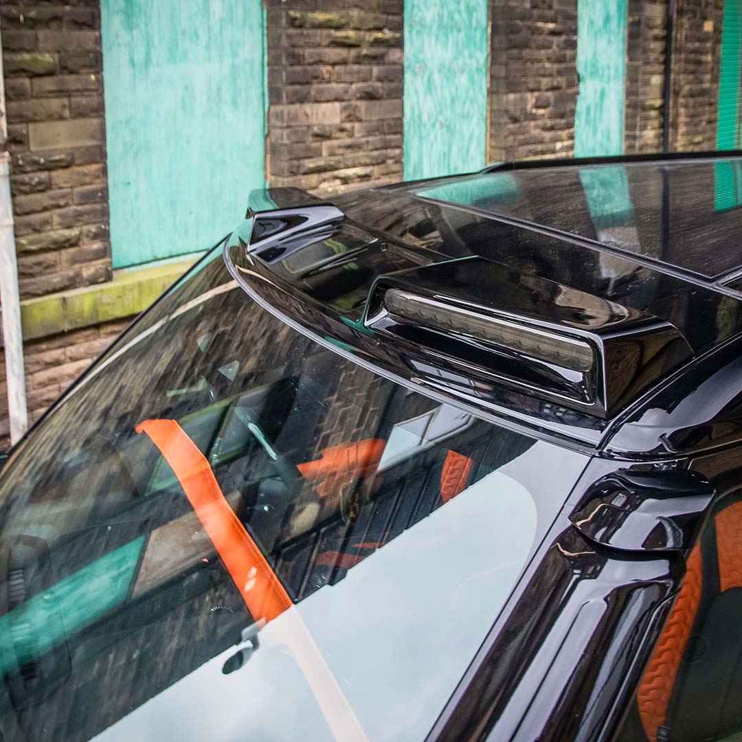 Green Land Rover Defender Falcon Kit – LED Roof Pod and Upper Styling Detail