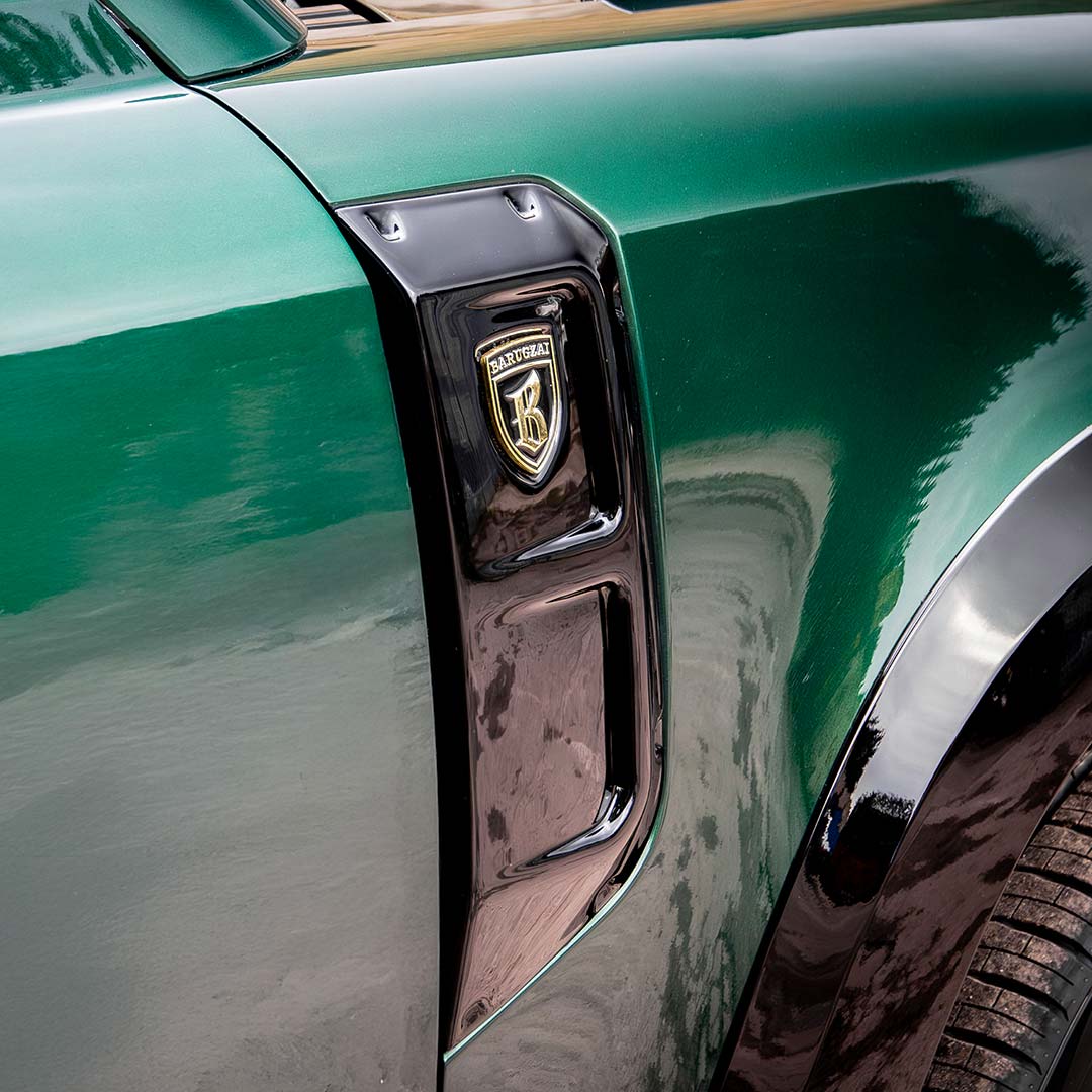 Green Barugzai Falcon Body Kit – Defender 110 Side Vents and Panel Detail