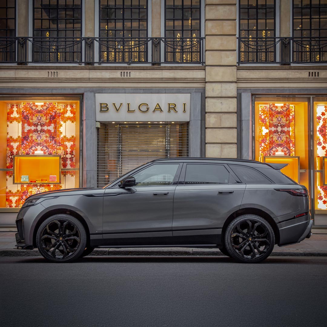 Side profile of a Grey Range Rover Velar Huntress Bodykit displaying sleek contours and aerodynamic form.