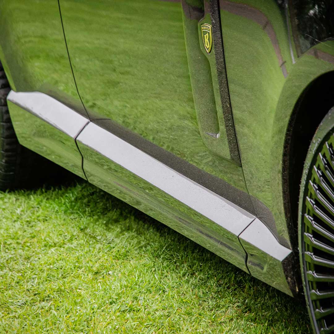 Black Barugzai Nebula Body Kit side skirts and mouldings detail on Range Rover L460